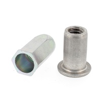 Tuercas Remachables 